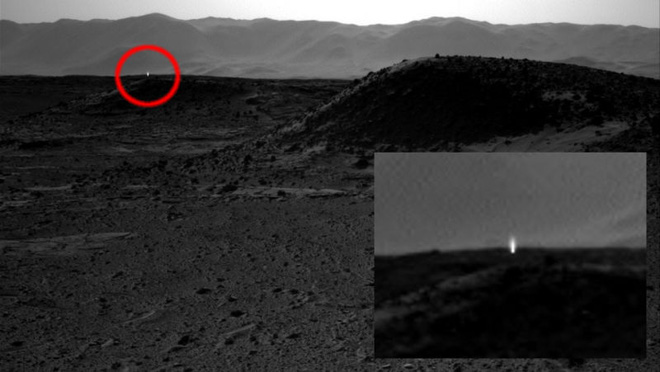 Những hình ảnh kỳ lạ nhất từng được chụp trên sao Hỏa - Ảnh 3.