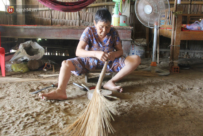 Vợ mất trên bàn mổ khi vừa sinh con gái, chồng chết lặng ôm 2 con khờ dại: Con bé cứ hỏi chừng nào mẹ mới dậy chơi với em - Ảnh 5.