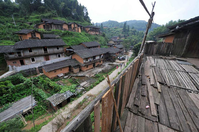 Bí ẩn đến nay vẫn chưa có lời giải đáp: Ngôi làng nằm trên núi không một con muỗi nào dám bén mảng đến suốt 100 năm qua - Ảnh 1.