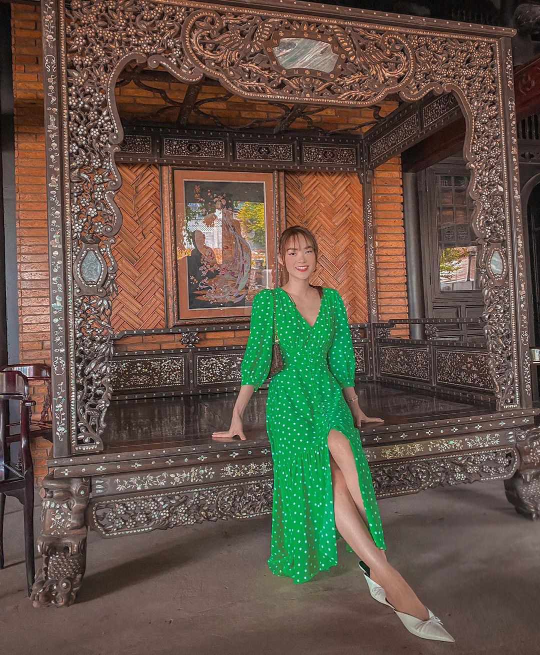 Ngắm ảnh OOTD của sao Việt là biết ngay 5 kiểu váy áo đáng sắm nhất Hè này, diện lên vừa xinh lại vừa sang - Ảnh 4.