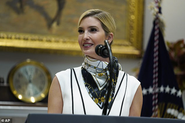 Từng bị chê ăn mặc phản cảm và thân hình tăng cân quá đà, Ivanka Trump mới đây gây bất ngờ với diện mạo lột xác  - Ảnh 3.