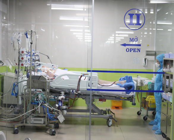 Bệnh viện Chợ Rẫy sẽ huy động tối đa nguồn lực, thiết bị để cứu chữa nam phi công người Anh - Ảnh 2.