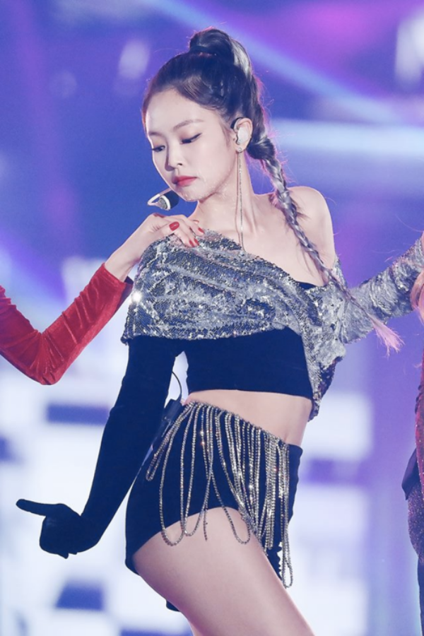 Những lần hở bạo gây bão của Jennie (BLACKPINK): Khoe triệt để vòng 1 bức thở, hiếm ai hở mà sang, không phản cảm thế này - Ảnh 3.