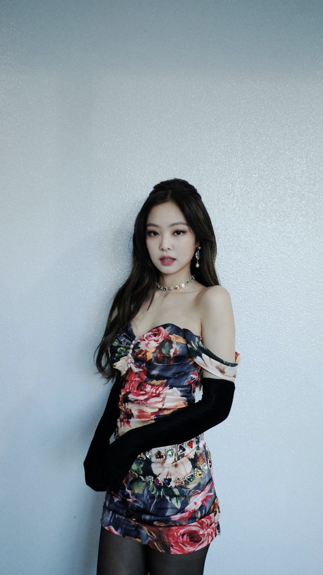 Những lần hở bạo gây bão của Jennie (BLACKPINK): Khoe triệt để vòng 1 bức thở, hiếm ai hở mà sang, không phản cảm thế này - Ảnh 2.