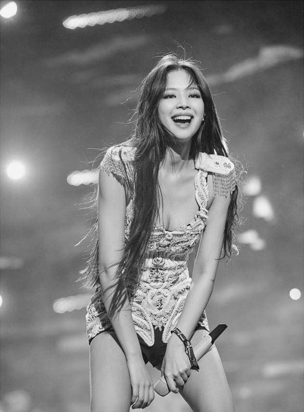 Những lần hở bạo gây bão của Jennie (BLACKPINK): Khoe triệt để vòng 1 bức thở, hiếm ai hở mà sang, không phản cảm thế này - Ảnh 10.