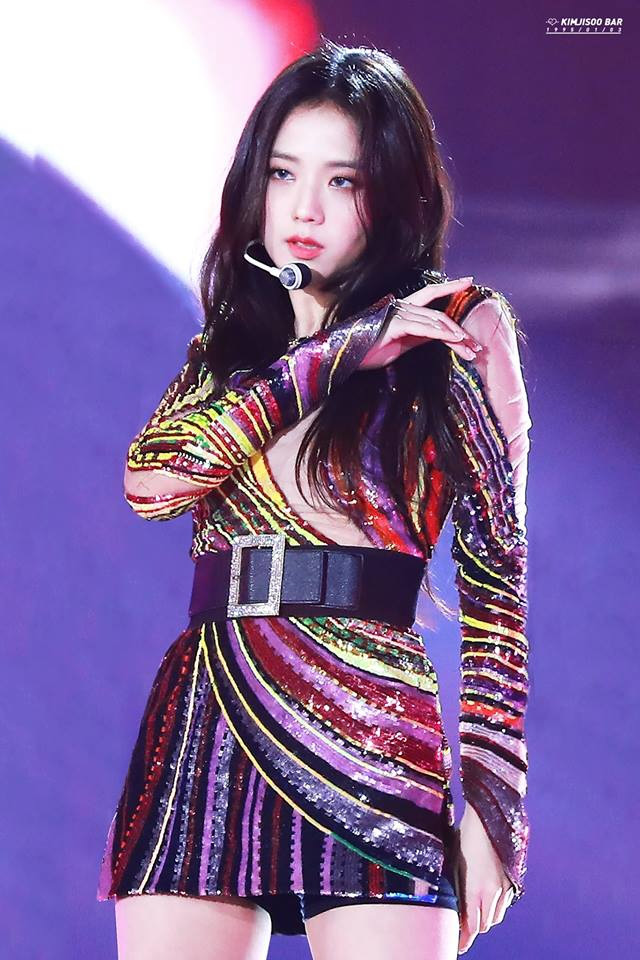 Loạt sân khấu có outfit gây bão của Jisoo (BLACKPINK)