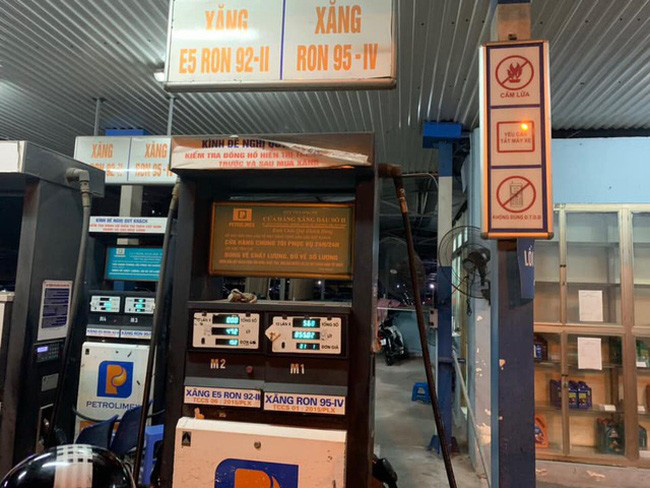 Phạt 30 triệu đồng c&acirc;y xăng găm h&agrave;ng chờ tăng gi&aacute; tại H&agrave; Nội - Ảnh 1.