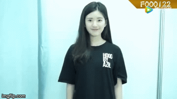 Lộ clip "Thánh nữ xuyên không" Triệu Lộ Tư mặt mộc thử giọng năm ...
