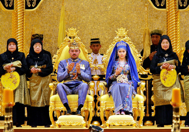 Nàng dâu Lọ Lem của hoàng gia Brunei trong hôn lễ xa hoa bậc nhất châu Á cách đây 16 năm hiện giờ có cuộc sống ra sao? - Ảnh 1.