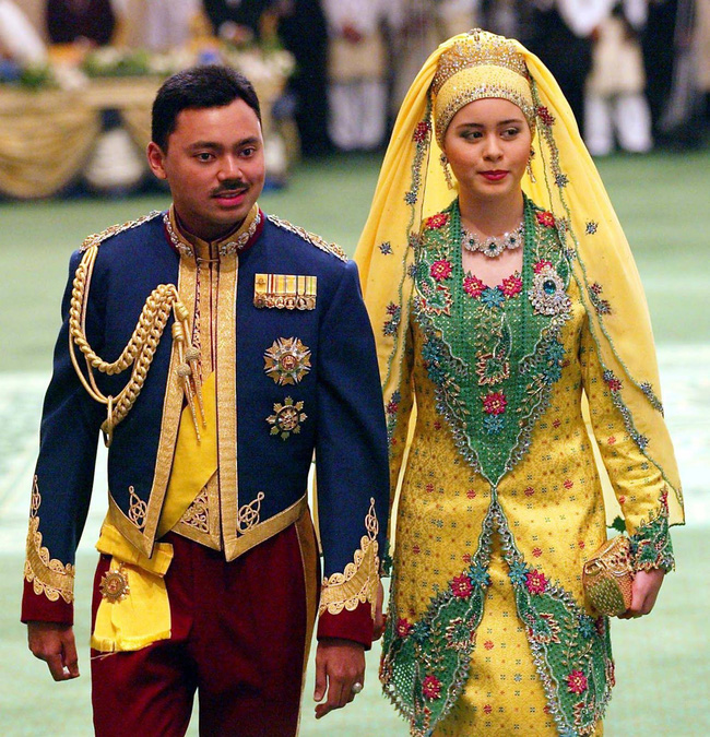 Nàng dâu Lọ Lem của hoàng gia Brunei trong hôn lễ xa hoa bậc nhất châu Á cách đây 16 năm hiện giờ có cuộc sống ra sao? - Ảnh 3.