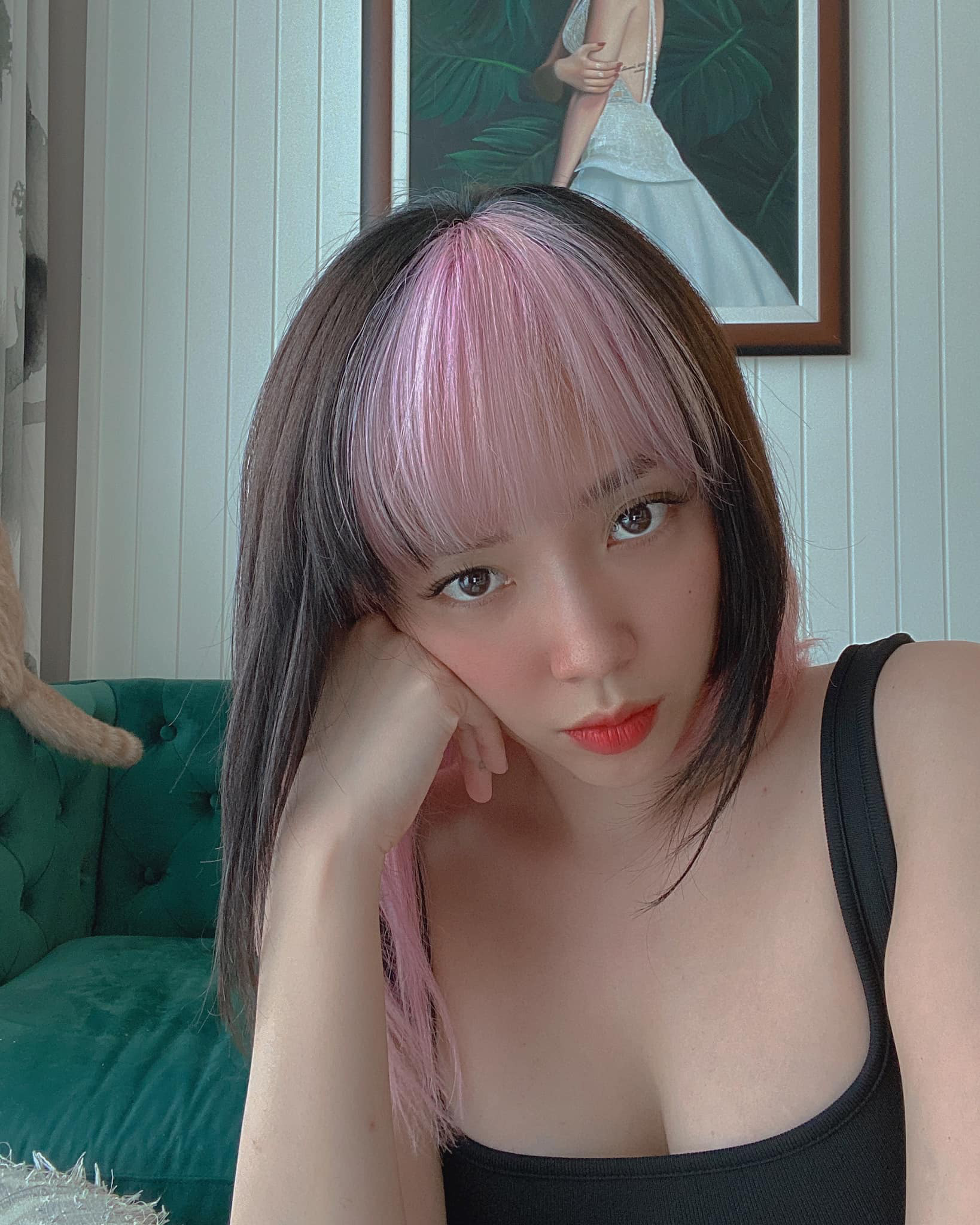 Recently, Toc Tien has just changed her hair style into the true Black Pink style: the girl is married but still YOLO, normal personality - Photo 2.