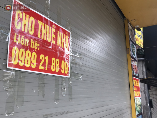 Phố kinh doanh sầm uất tại H&agrave; Nội đồng loạt đ&oacute;ng cửa treo biển sang nhượng, cho thu&ecirc; cửa h&agrave;ng do ảnh hưởng bởi dịch COVID-19 - Ảnh 9.