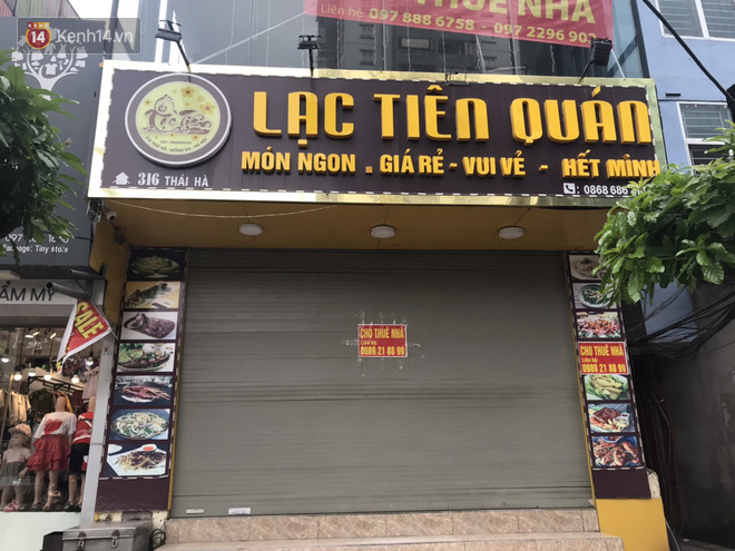 Phố kinh doanh sầm uất tại H&agrave; Nội đồng loạt đ&oacute;ng cửa treo biển sang nhượng, cho thu&ecirc; cửa h&agrave;ng do ảnh hưởng bởi dịch COVID-19 - Ảnh 8.