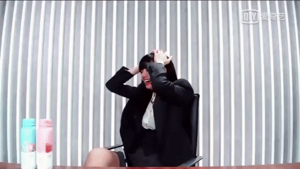 Lisa ôm đầu bật khóc vì xúc động khi top 9 Thanh xuân có bạn chính thức lộ diện - Ảnh 2.