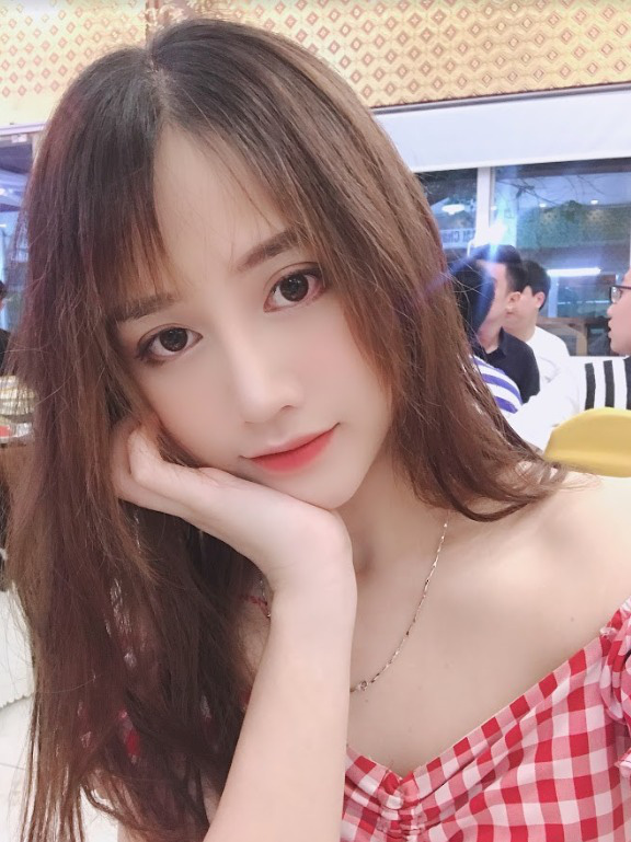 Nhan sắc chẳng kém cạnh celeb, nhiều nữ streamer còn khiến fan lụi tim với sống mũi cực đẹp - Ảnh 8.