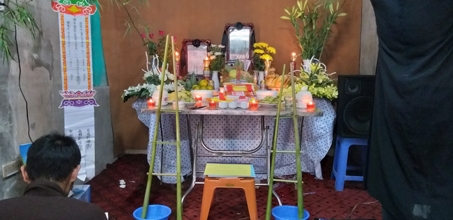 Gia đình nạn nhân trong vụ chồng chém vợ và con trai 2 tuổi tử vong ở Hà Nội lên tiếng: Từ lễ ăn hỏi cho đến đám tang con gái, người nhà chồng không hề viếng thăm - Ảnh 2.