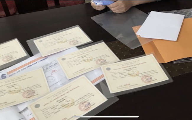 Bắt giam Ph&oacute; Hiệu trưởng l&agrave;m giả bằng tốt nghiệp THPT - Ảnh 1.