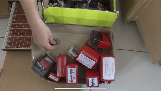 Bắt giam Ph&oacute; Hiệu trưởng l&agrave;m giả bằng tốt nghiệp THPT - Ảnh 4.