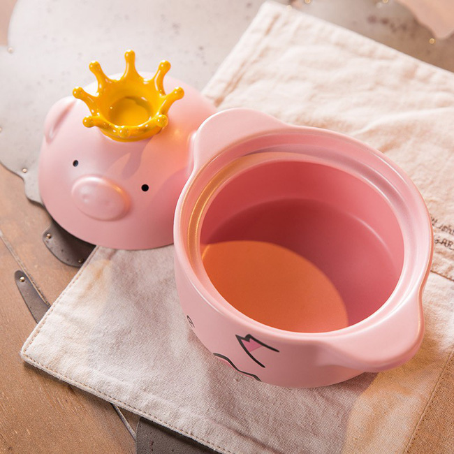 H&iacute; hửng mua nồi heo hồng cute về nấu ăn, gia chủ thất kinh khi thấy cảnh n&uacute;i lửa phun tr&agrave;o tr&ecirc;n bếp - Ảnh 1.