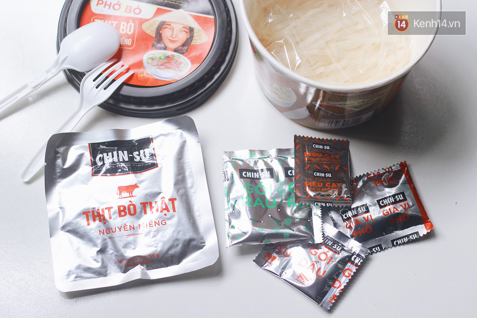 Review thật đến từng sợi m&oacute;n phở ăn liền đang g&acirc;y sốt cộng đồng mạng: hương vị thật sự như thế n&agrave;o? - Ảnh 4.