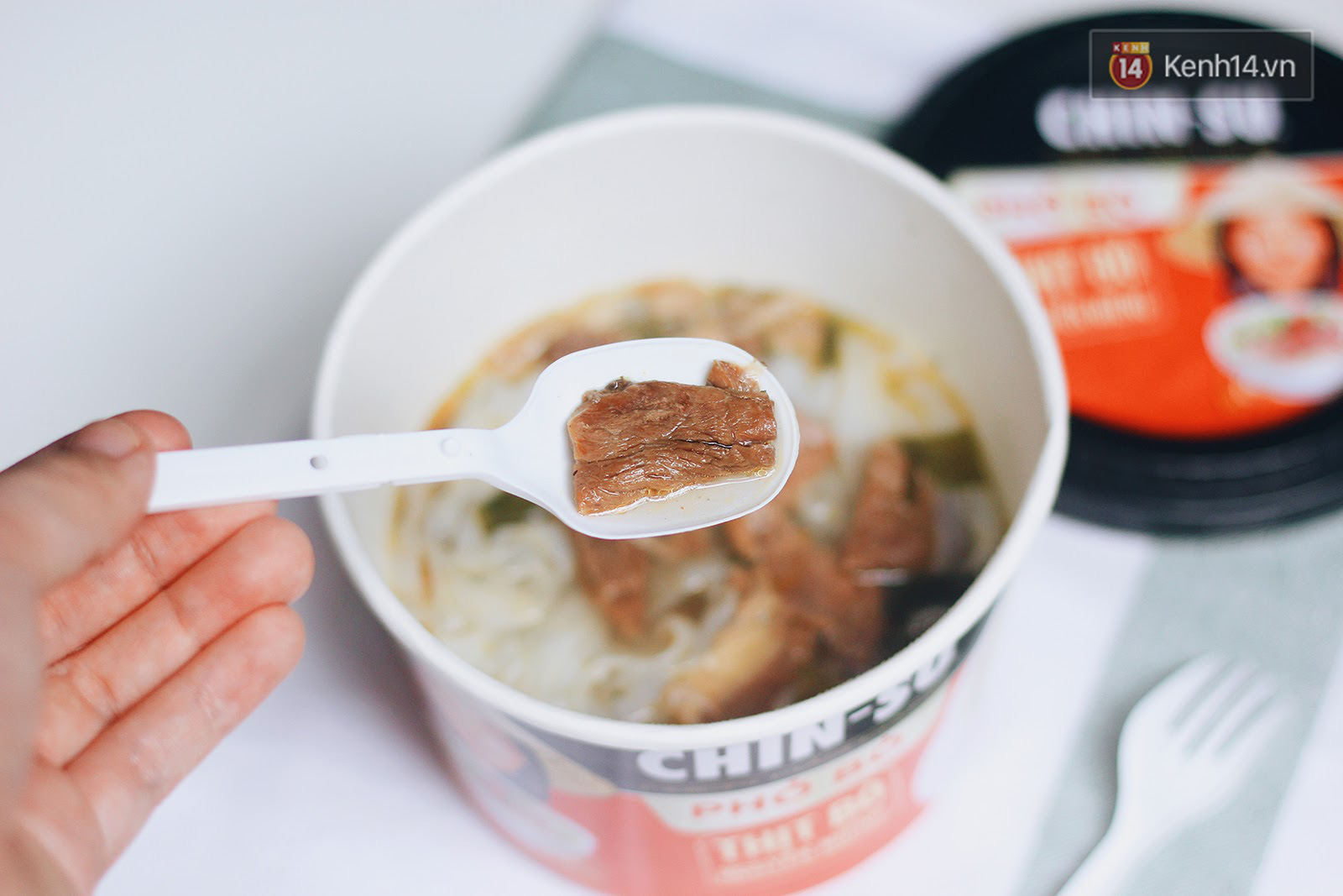 Review thật đến từng sợi m&oacute;n phở ăn liền đang g&acirc;y sốt cộng đồng mạng: hương vị thật sự như thế n&agrave;o? - Ảnh 7.