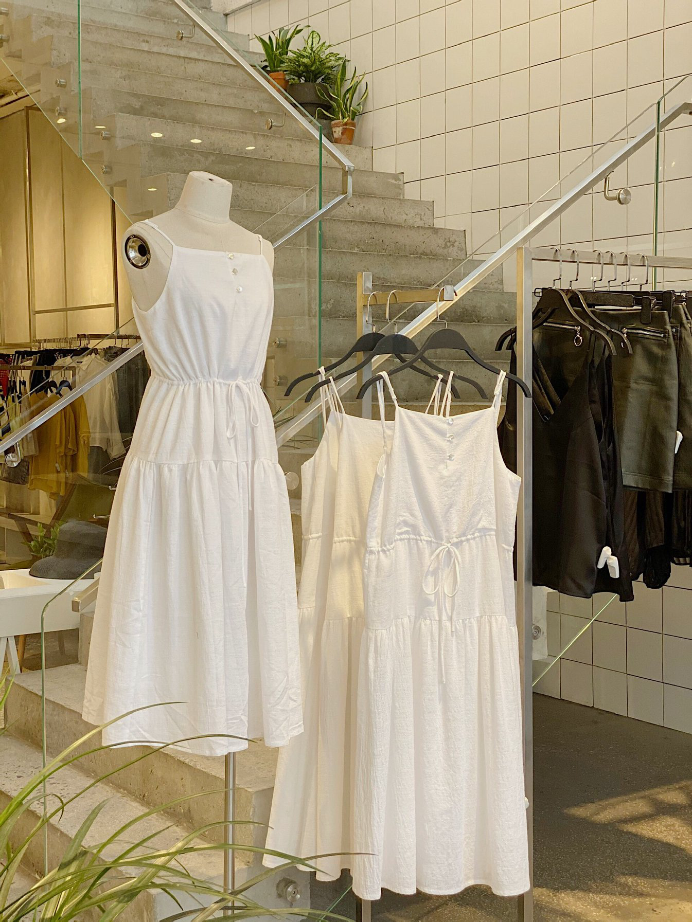 Hè mặc váy trắng là xinh khỏi bàn, quan trọng là đang có nhiều shop bán với giá chỉ loanh quanh 500k thôi - Ảnh 13.
