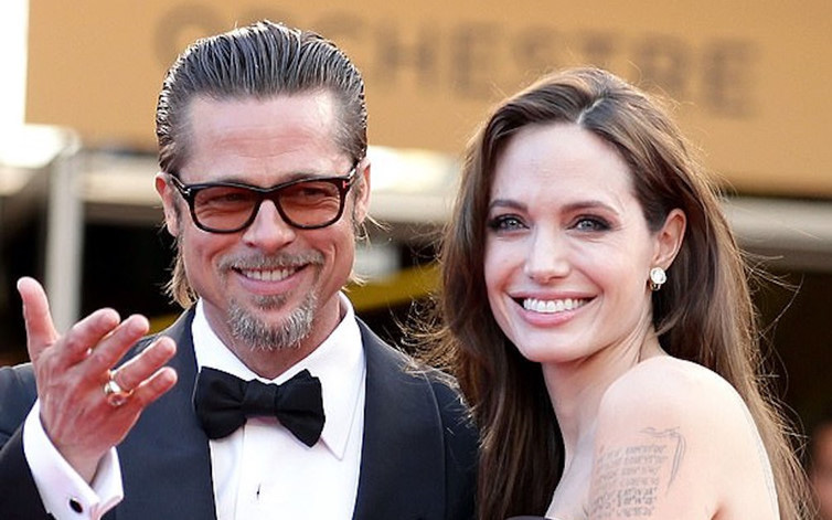 Angelina Jolie và Brad Pitt bất ngờ thân mật trở lại