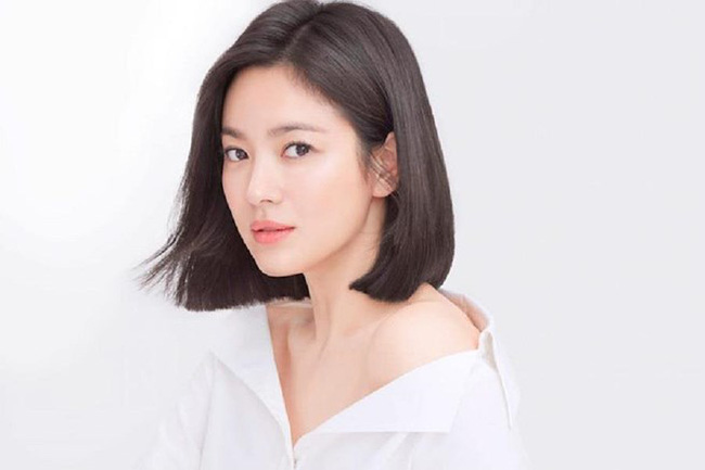 Quà khủng của sao Hàn tặng cho cha mẹ: Song Hye Kyo mua biệt thự siêu sang giá trăm tỷ báo hiếu mẹ, tình cũ Lee Min Ho Suzy mở quán cho mẹ kinh doanh - Ảnh 4.