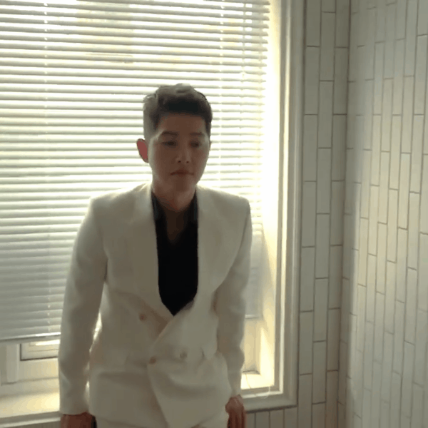 HOT: Song Joong Ki bất ngờ t&aacute;i xuất với visual xuất sắc, muốn dằn mặt Song Hye Kyo - Hyun Bin hay g&igrave; - Ảnh 6.