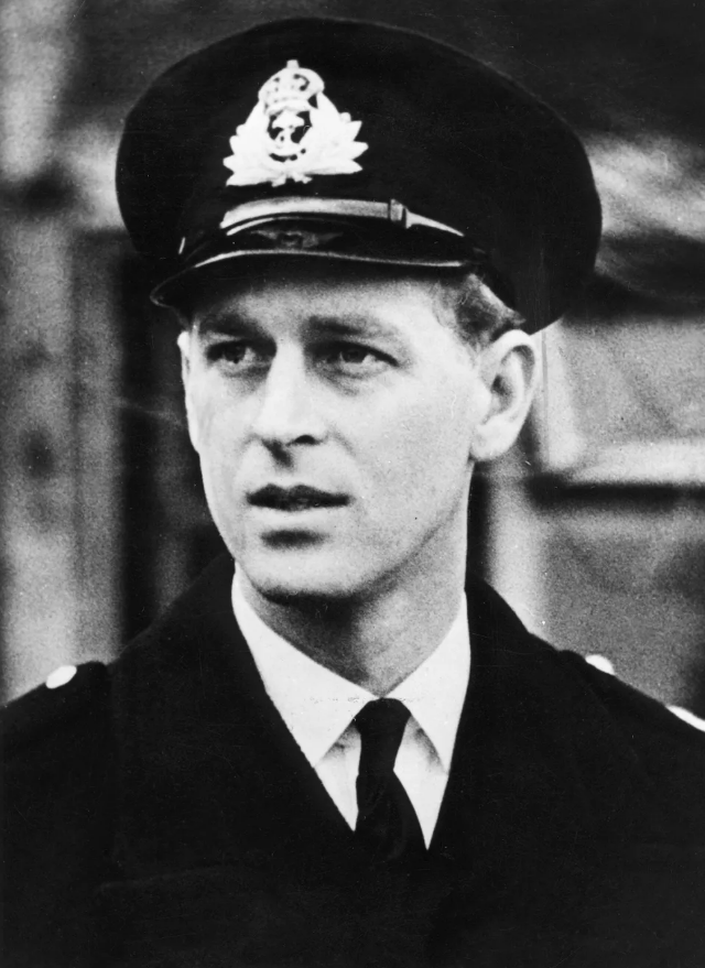 Ngoại h&igrave;nh cực phẩm c&ugrave;ng kh&iacute; chất hơn người của chồng Nữ ho&agrave;ng Anh thời trẻ bỗng g&acirc;y sốt MXH - Ảnh 5.