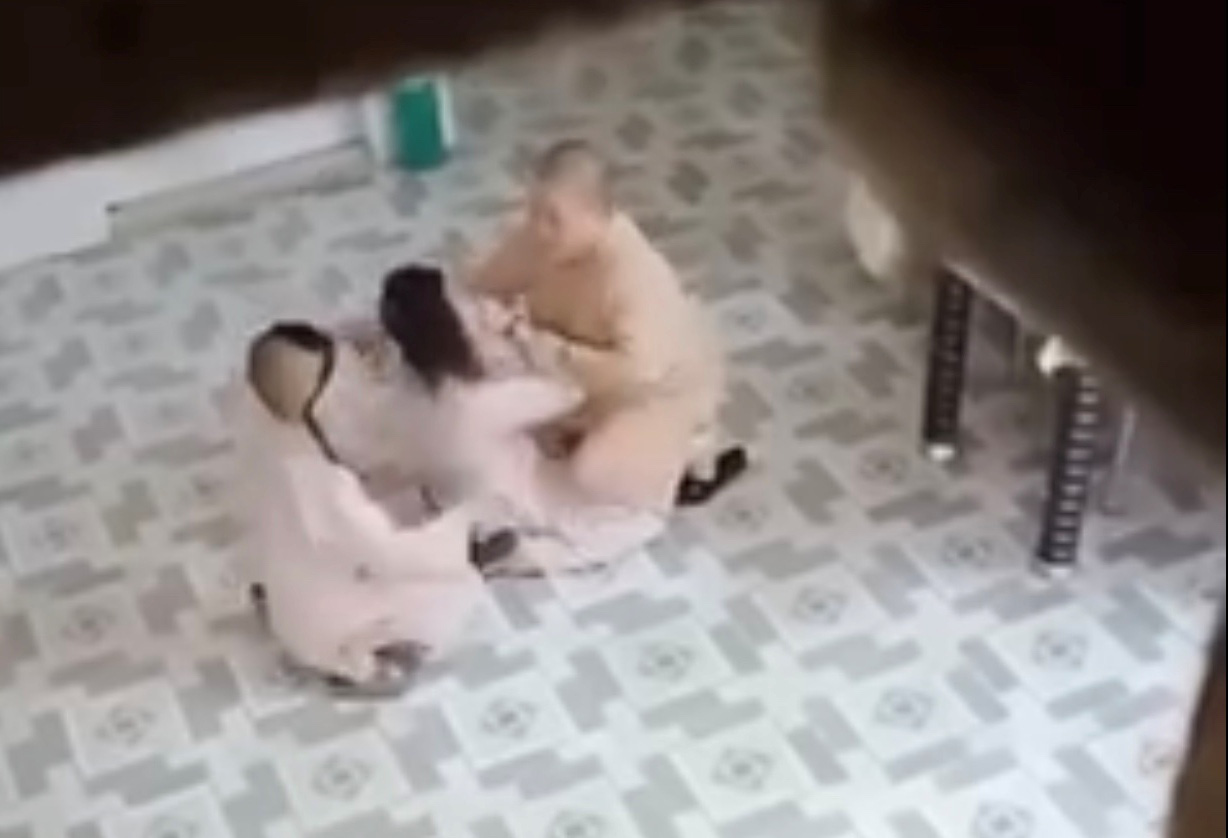 Công an vào cuộc sau khi xuất hiện clip sư cô đánh trẻ em trong một ngôi chùa ở Sài Gòn - Ảnh 1. Công an vào cuộc sau khi xuất hiện clip sư cô đánh trẻ em trong một ngôi chùa ở Sài Gòn - Ảnh 1.