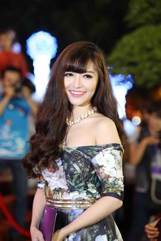 Bích Phương sau 10 năm rời Vietnam Idol: Không chỉ sự nghiệp mà nhan sắc cũng ngày một thăng hạng - Ảnh 4.
