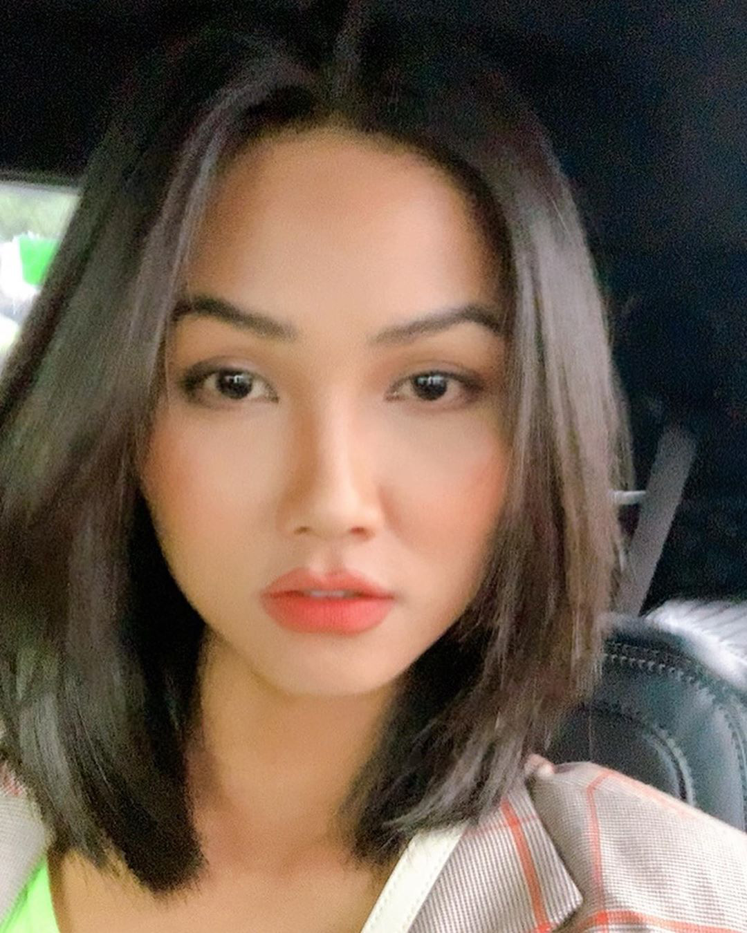 8 màu son tôn da, giúp mặt trẻ hơn tuổi của sao Việt hè này, đủ mọi tông son cho da ngăm đến sáng - Ảnh 7. 8 màu son tôn da, giúp mặt trẻ hơn tuổi của sao Việt hè này, đủ mọi tông son cho da ngăm đến sáng - Ảnh 7.