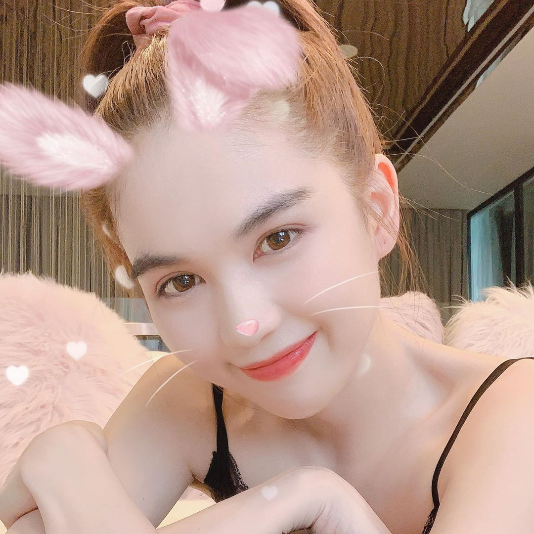 8 màu son tôn da, giúp mặt trẻ hơn tuổi của sao Việt hè này, đủ mọi tông son cho da ngăm đến sáng - Ảnh 3. 8 màu son tôn da, giúp mặt trẻ hơn tuổi của sao Việt hè này, đủ mọi tông son cho da ngăm đến sáng - Ảnh 3.