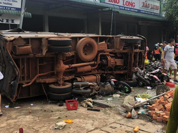 Vụ tai nạn thảm khốc khiến 10 người thương vong: Tài xế xe tải khai gì tại công an? - Ảnh 1.