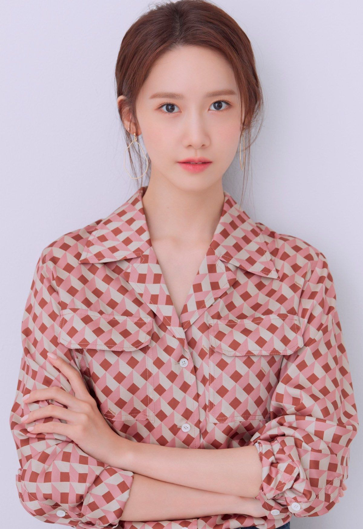 Soi những chai nước hoa chân ái của Yoona, một trong số đó khiến cả Công nương Kate mê mẩn mãi không dứt - Ảnh 1.