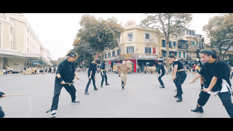 Nhóm nhảy Việt Nam dance cover On (BTS) khiến fan quốc tế trầm trồ: Khẳng định BTS phải xem video, còn tưởng Big Hit quay phiên bản MV mới? - Ảnh 3.