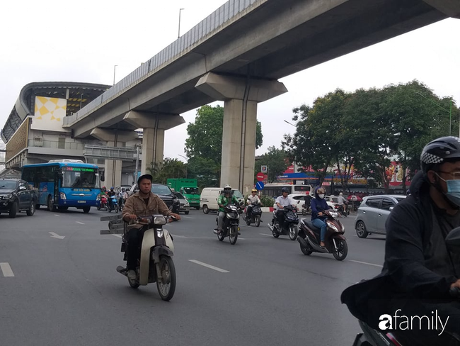 Vụ thai phụ 32 tuần tuổi bị mất con trong tai nạn ở Hà Nội: Gia đình chưa cho người mẹ biết chuyện - Ảnh 4.