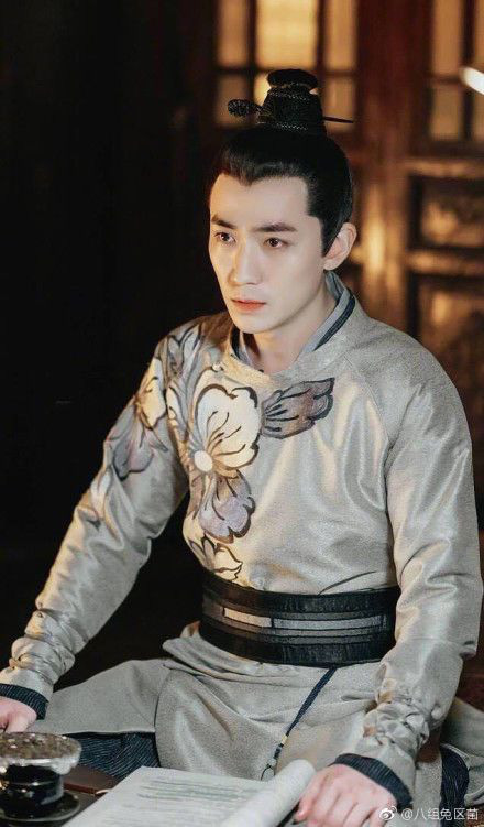 6 nam thần cổ trang đẹp nhất phim Trung: La Vân Hi, Nhậm Gia Luân tranh nhau ngôi đầu bảng - Ảnh 16.