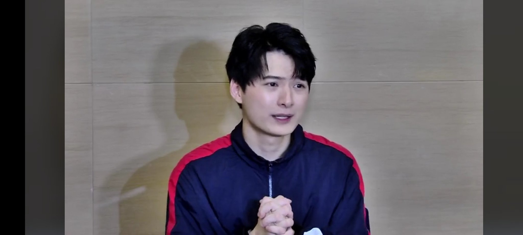 Nam thần đam mỹ Thái đỏ mắt xin lỗi vì đùa cợt về hiếp dâm, đài GMM chưa chắc tránh được khủng hoảng - Ảnh 3. Nam thần đam mỹ Thái đỏ mắt xin lỗi vì đùa cợt về hiếp dâm, đài GMM chưa chắc tránh được khủng hoảng - Ảnh 3.