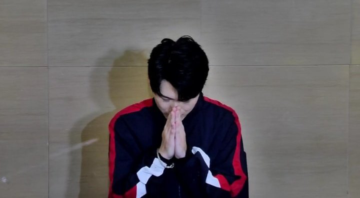 Nam thần đam mỹ Thái đỏ mắt xin lỗi vì đùa cợt về hiếp dâm, đài GMM chưa chắc tránh được khủng hoảng - Ảnh 2. Nam thần đam mỹ Thái đỏ mắt xin lỗi vì đùa cợt về hiếp dâm, đài GMM chưa chắc tránh được khủng hoảng - Ảnh 2.