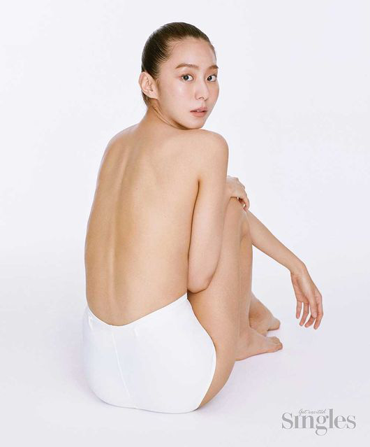 Nữ thần một thời UEE bán nude bốc lửa trên bìa tạp chí: Đúng là thành quả đáng nể sau màn ăn kiêng gây sốc nhất lịch sử Kbiz - Ảnh 3. Nữ thần một thời UEE bán nude bốc lửa trên bìa tạp chí: Đúng là thành quả đáng nể sau màn ăn kiêng gây sốc nhất lịch sử Kbiz - Ảnh 3.