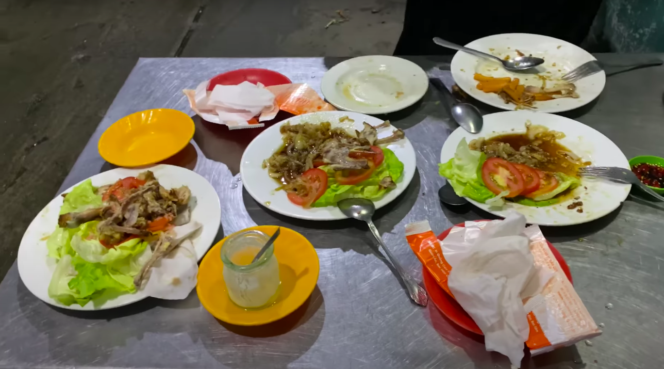 Nhóm nhạc nam mới thành lập của Trấn Thành lần đầu tiên tụ họp sau Nhóm nhạc nam mới thành lập của Trấn Thành lần đầu tiên tụ họp sau