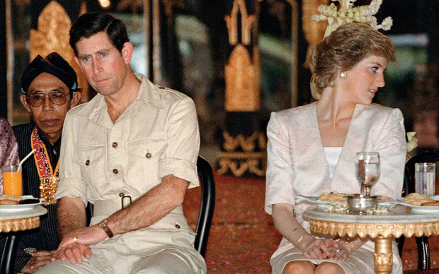 4 góc khuất về cuộc đời Công nương Diana đáng dựng thành phim: Từ 15 năm địa ngục hôn nhân đến áp lực người của công chúng - Ảnh 6.