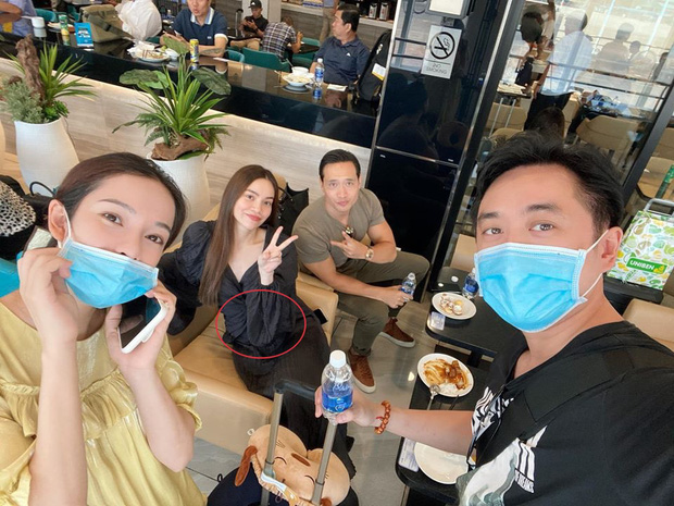 Hồ Ngọc H&agrave; lộ diện trong ảnh chụp to&agrave;n th&acirc;n khi đang mang song thai: R&otilde; mồn một nhưng vẫn kh&eacute;o d&ugrave;ng chi&ecirc;u giấu bụng n&agrave;y! - Ảnh 4.