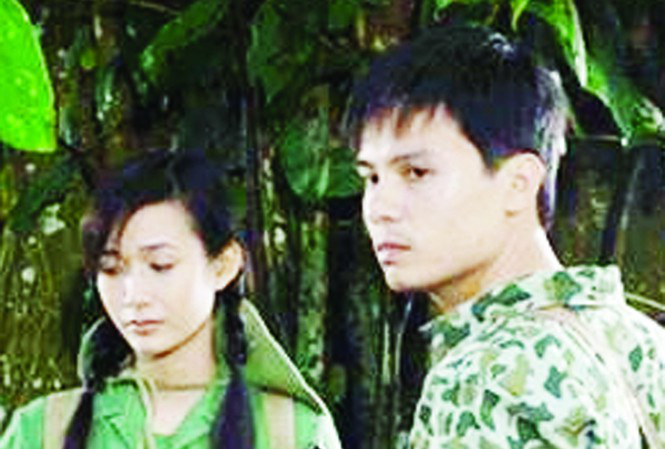 7 cảnh n&oacute;ng từng g&acirc;y chấn động l&agrave;ng phim Việt: Số Đỏ tưởng bị cấm chiếu nhưng vẫn lội ngược d&ograve;ng với v&ocirc; v&agrave;n cảnh gợi cảm - Ảnh 11.