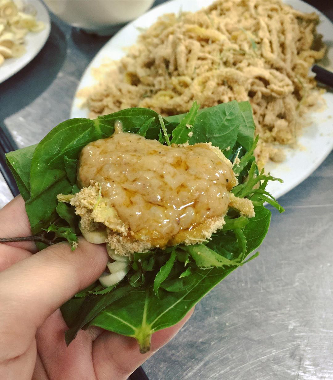 Món gỏi “cầu kỳ” nhất Việt Nam: Từ tên gọi, nguyên liệu đến cách thưởng thức đều phức tạp, có tiền chưa chắc ăn được - Ảnh 14. Món gỏi “cầu kỳ” nhất Việt Nam: Từ tên gọi, nguyên liệu đến cách thưởng thức đều phức tạp, có tiền chưa chắc ăn được - Ảnh 14.