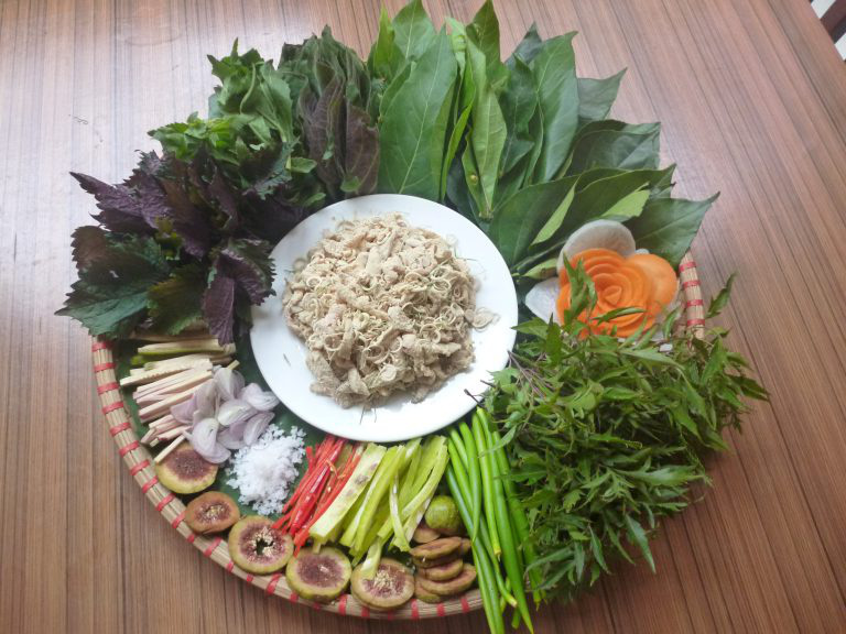 Món gỏi “cầu kỳ” nhất Việt Nam: Từ tên gọi, nguyên liệu đến cách thưởng thức đều phức tạp, có tiền chưa chắc ăn được - Ảnh 6. Món gỏi “cầu kỳ” nhất Việt Nam: Từ tên gọi, nguyên liệu đến cách thưởng thức đều phức tạp, có tiền chưa chắc ăn được - Ảnh 6.