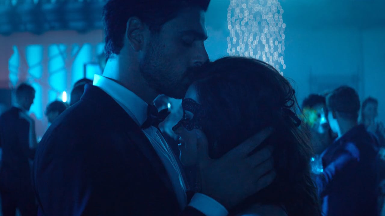 13 lý do 365 DAYS là thảm họa top 1 trending tệ nhất Netflix: Cốt truyện cộc lốc, cảnh nóng làm mồi - Ảnh 2. 13 lý do 365 DAYS là thảm họa top 1 trending tệ nhất Netflix: Cốt truyện cộc lốc, cảnh nóng làm mồi - Ảnh 2.