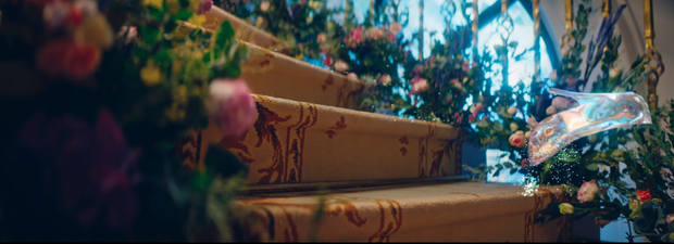 Mỗi lần AMEE comeback l&agrave; một vũ trụ kh&aacute;c nhau: vương quốc tr&ograve; chơi ảo diệu, thế giới cổ t&iacute;ch huyền b&iacute;, c&aacute; biệt c&oacute; một vũ trụ hơi sai sai? - Ảnh 16.